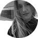 Foto de Mónica Maroto, estudiante dejando su opinión sobre el servicio para alquiler de vivienda